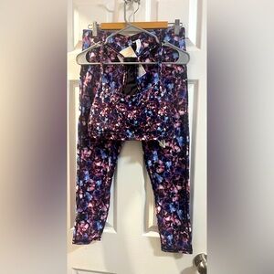 🌻 3/$20 Fabletics Medium Printed Sports Bra and Large Leggings Set